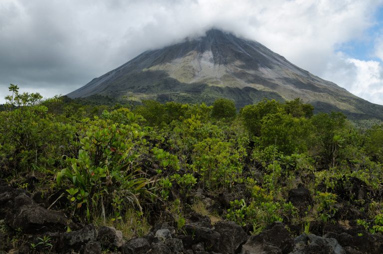 5 Best Places to Visit in Costa Rica that You Will Fall for - Maps Of ...